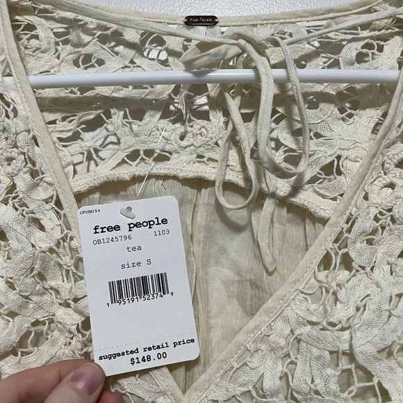 Free People NWT Boho Sorelle Lace Top in Cream Tea Size Small - Picture 8 of 10